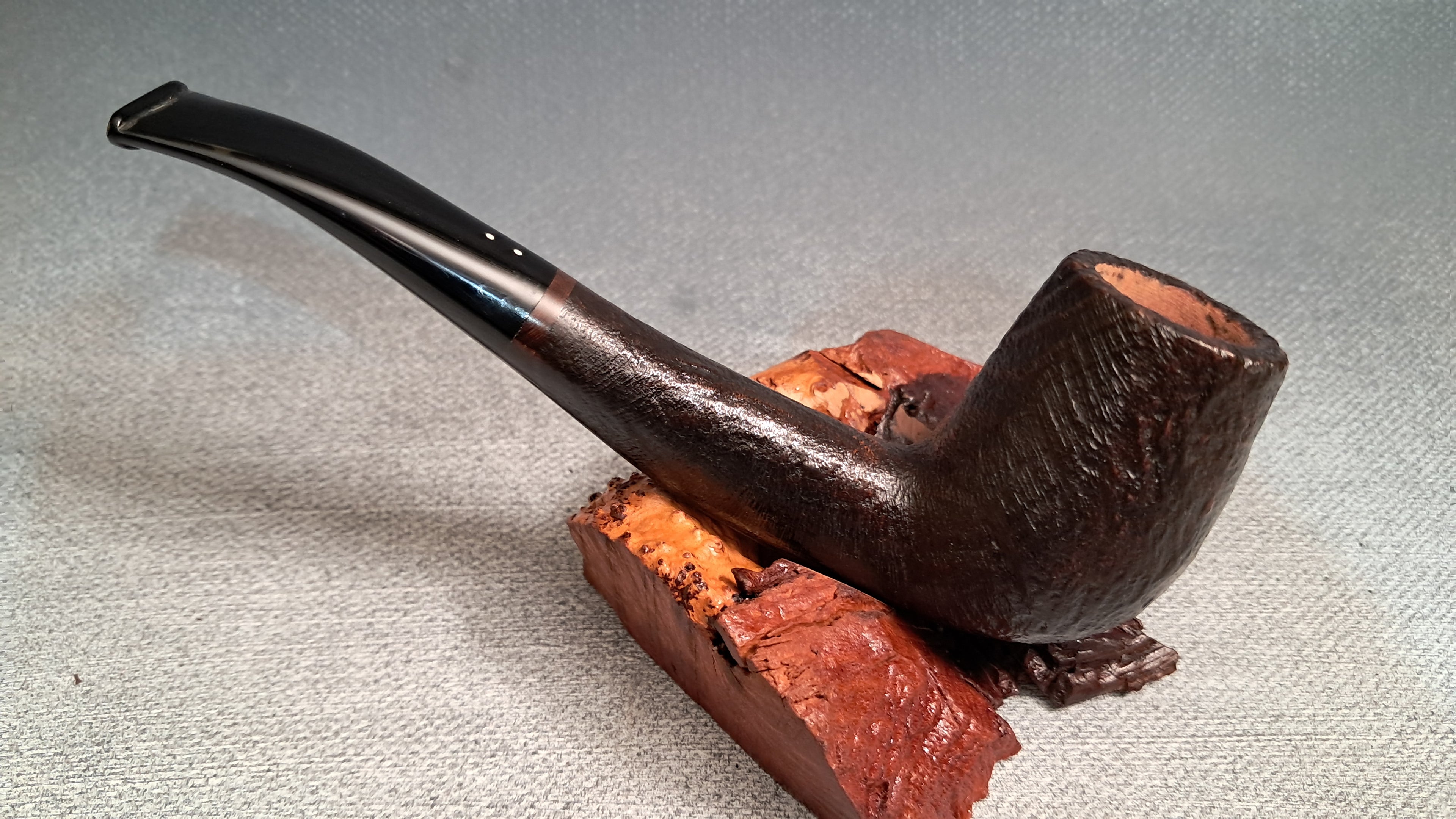 Semi-bent, sandblasted hand-made pipe