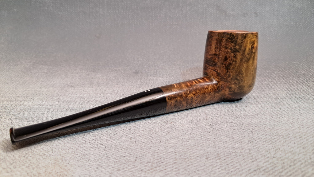 Hand made billiard pipe, smooth contrast.
