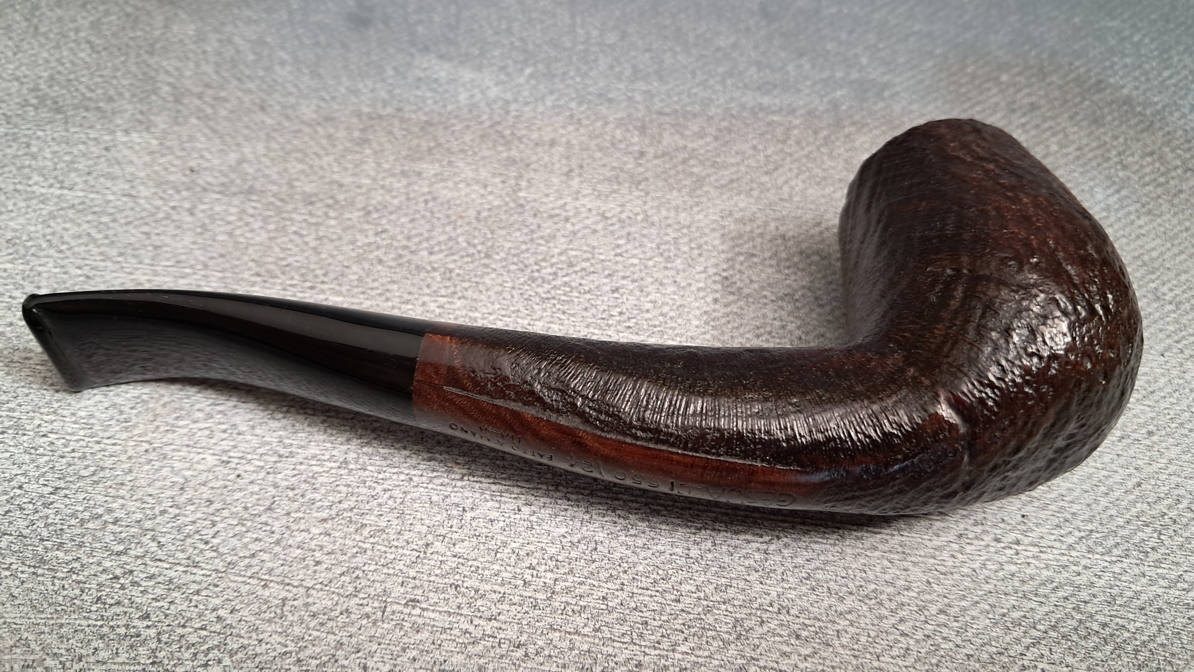 Semi-bent, sandblasted hand-made pipe